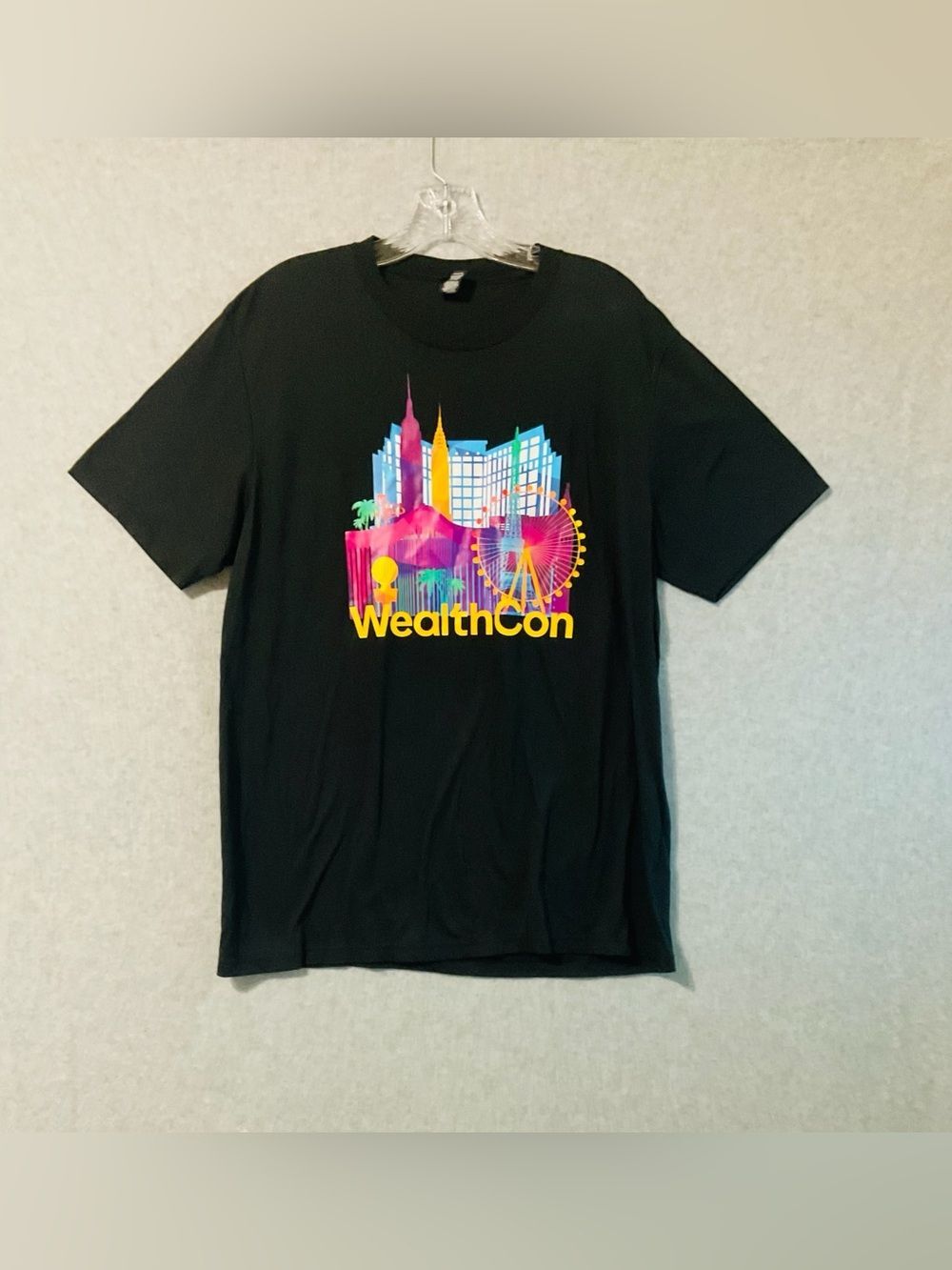 District Black Graphic Shirt – WealthCon Las Vegas Edition Sz L